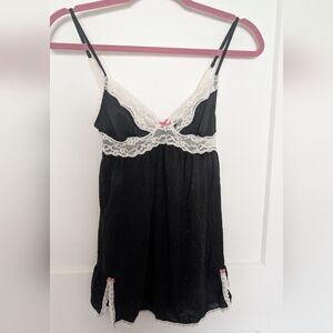 Y2K Victoria's Secret Black and White Lace Chemise
